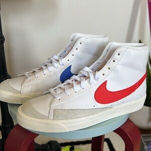 Nike Blazer Mid ‘77 Vintage Mismatched Swoosh Blue Red NWOT